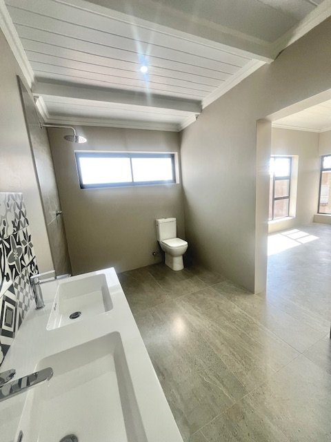 3 Bedroom Property for Sale in Outeniquasbosch Western Cape
